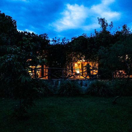 Akagera Transit Lodge Exteriör bild