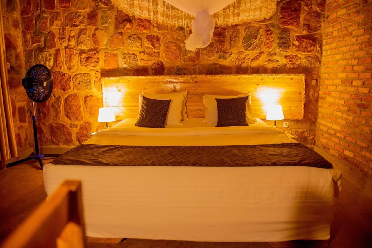 Akagera Transit Lodge Exteriör bild