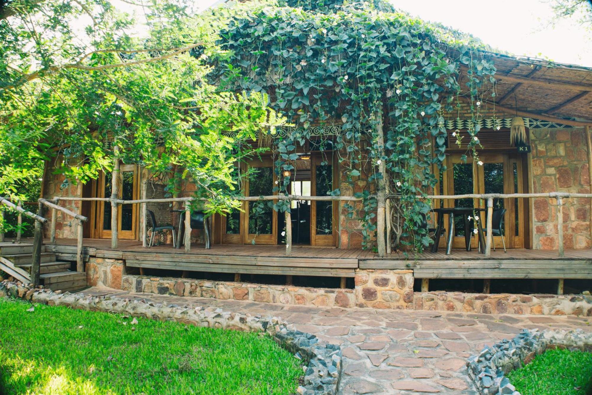 Akagera Transit Lodge Exteriör bild