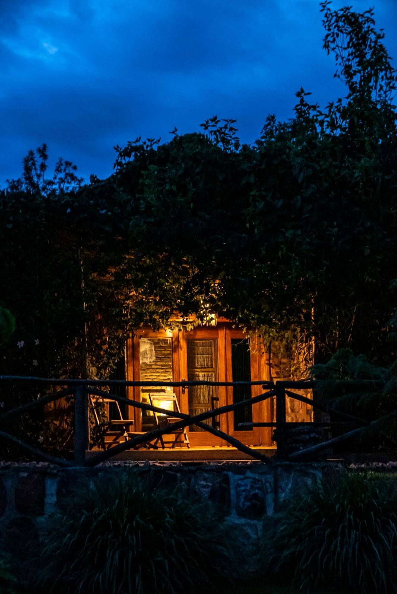 Akagera Transit Lodge Exteriör bild