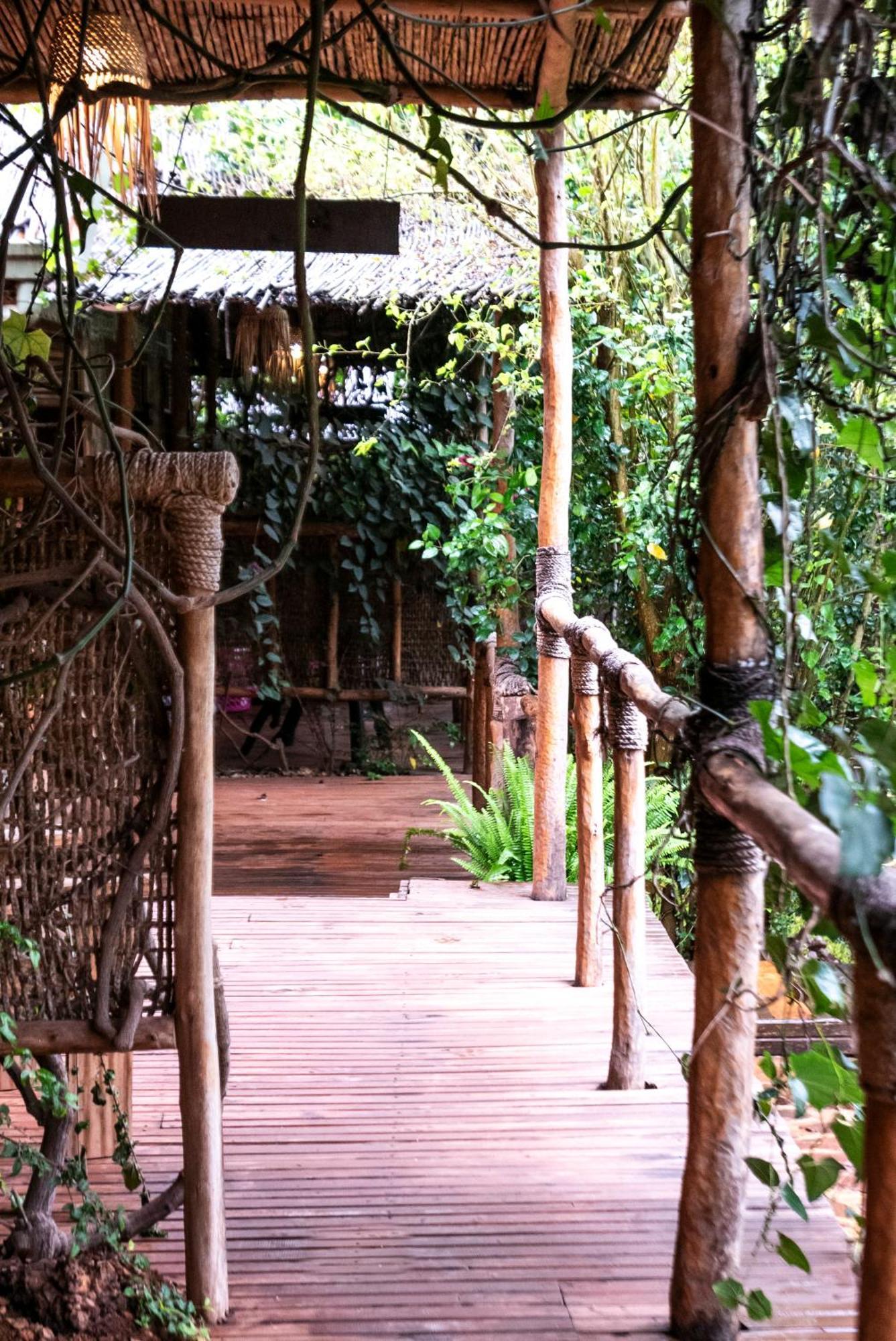 Akagera Transit Lodge Exteriör bild